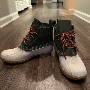 Size 6 women LL Bean Boots